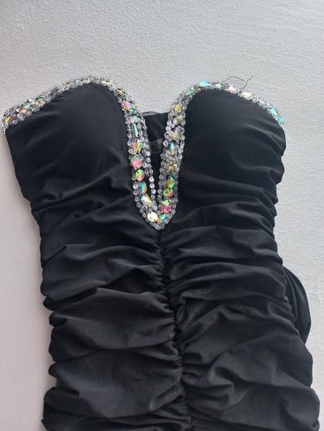 Spoločenské šaty, l