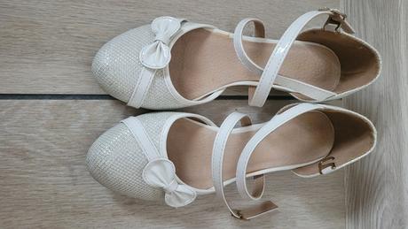 Biele topánočky, 33