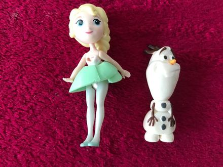 Bábika elza malá a snehuliačik olaf.,