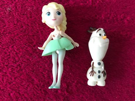 Bábika elza malá a snehuliačik olaf.,