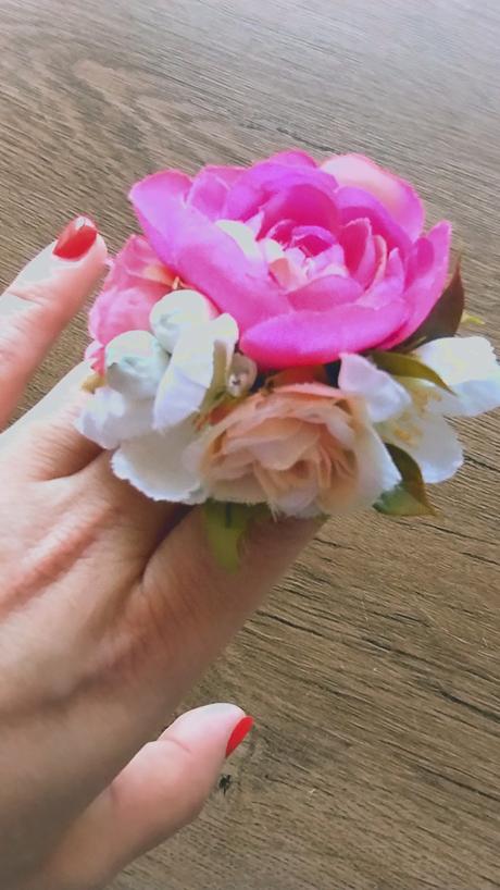 Magaela,ružičková gumička do vlasov,