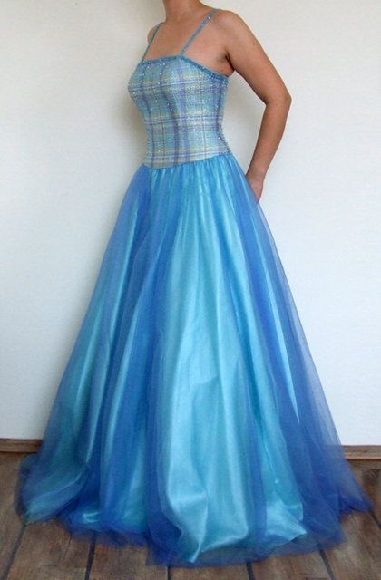 Spoločenské šaty, 38