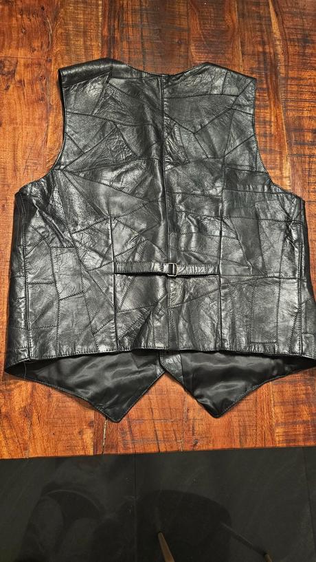 Kožená vesta, l