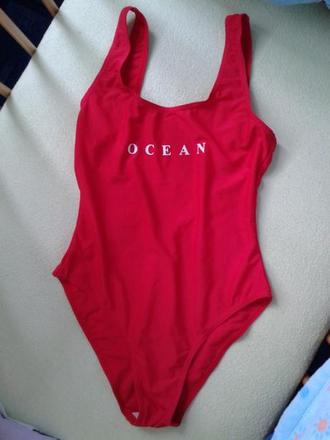 Jednodielne plavky, 38