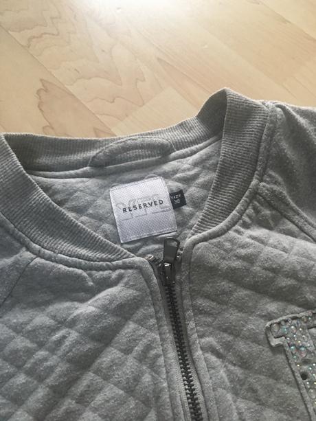 Reserved mikinka, reserved,38