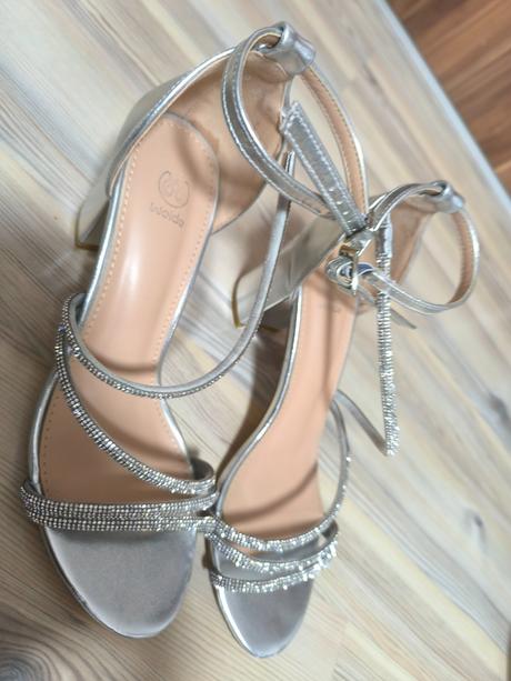 Spoločenské sandále, 37