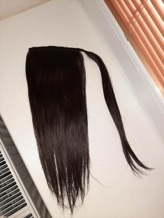 Pričesky cop s pravých ľudských vlasov.,