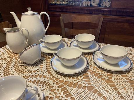 Porcelánové šálky podšálky rozne na dopoužívanie, 