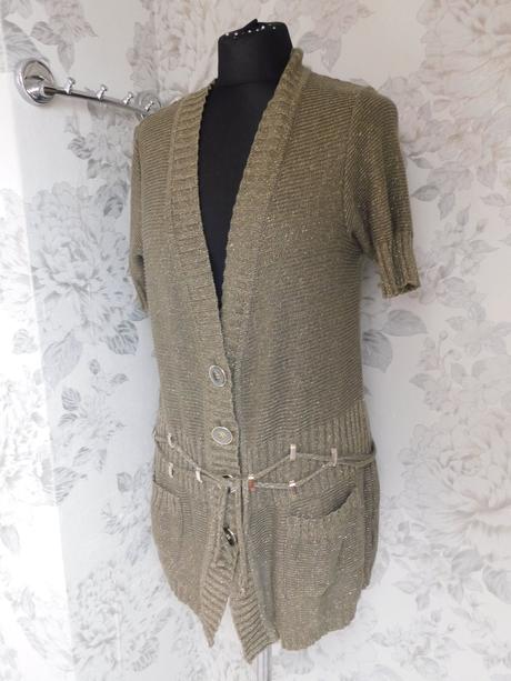 Pekny pleteny sveter, 38