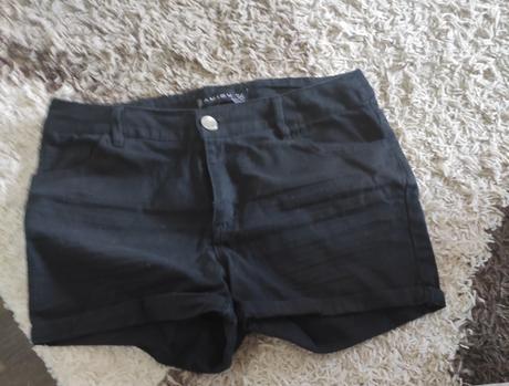 Šortky, 36