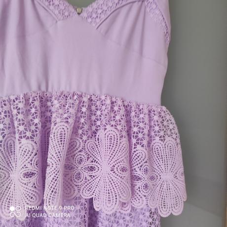 Ľevanduľové šaty s krajkou, 36