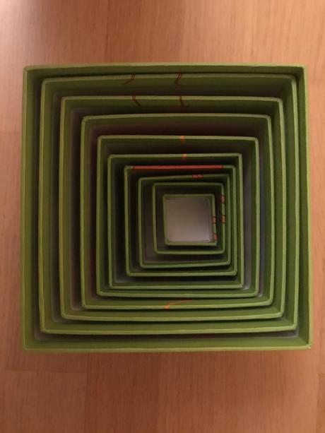 Kartónová veža zn.haba,