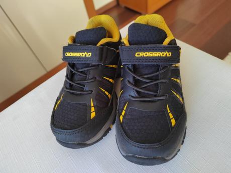 Športové topánky žlto-čierne v.25, 25