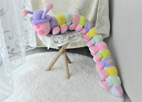 Plyšová stonožka-abeceda,