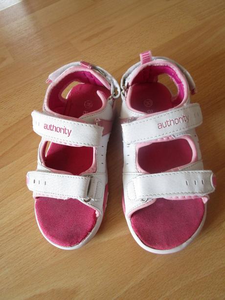 Bielo ružové sandalky už s poštou., authority,30