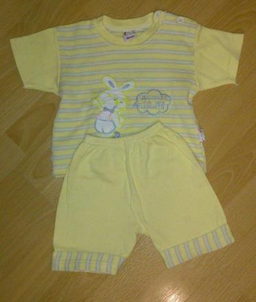 Tričko + kraťasy cena spolu, 74