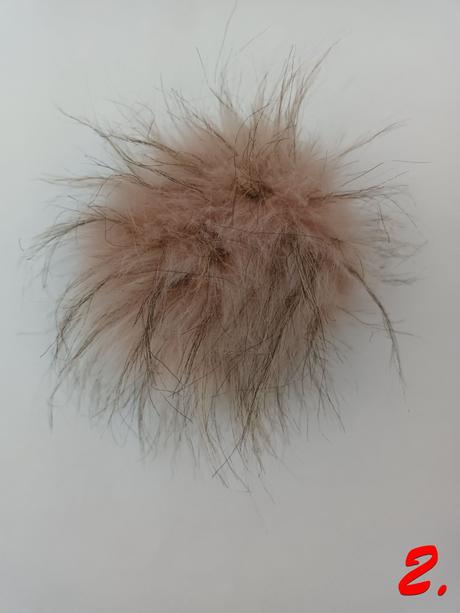 Brmbol purpur s jemným hnedým vlasom,