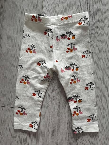 Biele leginy s milým vzorom, marks & spencer,74