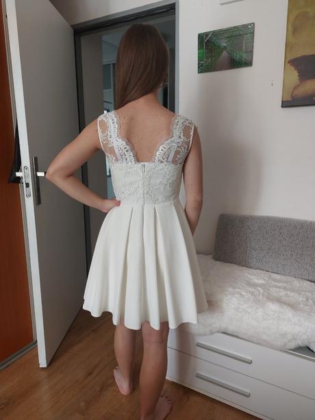 Šaty na viacero príležitosti, 36