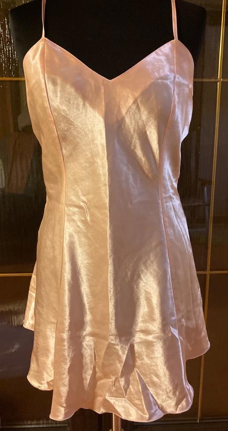 Nočná košieľka, 36