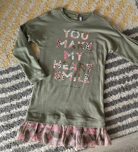 Olivové šaty s volánom, coccodrillo,134