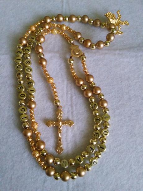 Ruženec s menom a dátumom, 