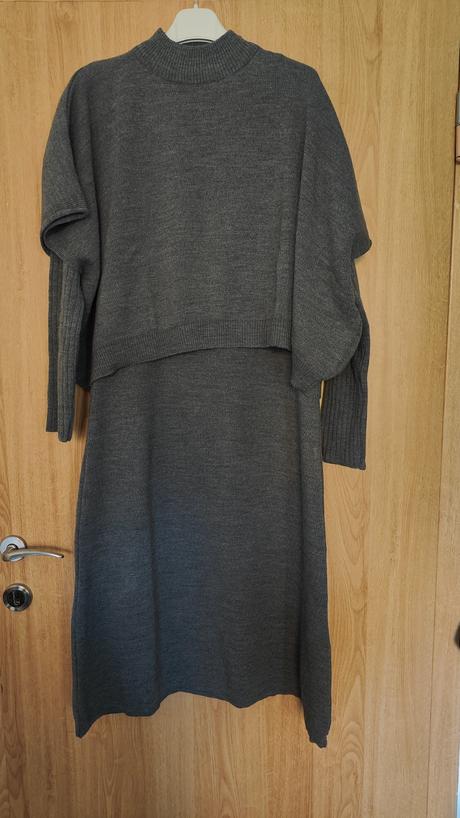 Dámske úpletové šaty, m