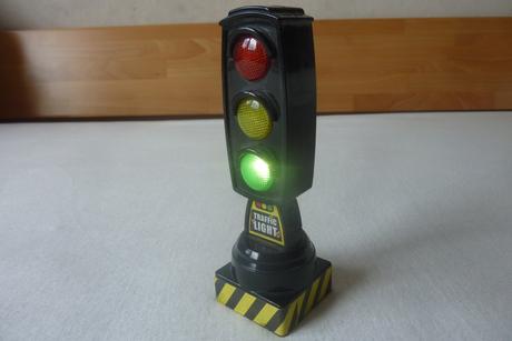 Semafor na baterky, svieti, bliká, zvuky,