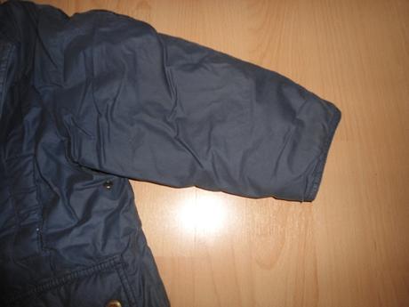 Tmavomodra bunda, 128