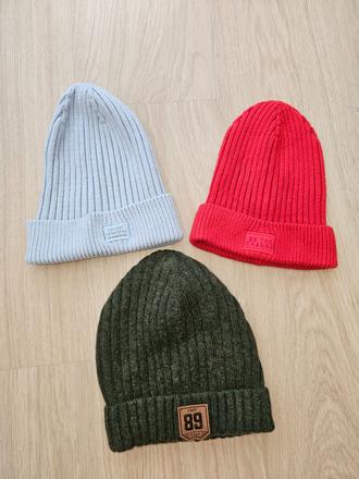 3x čiapka, reserved,110