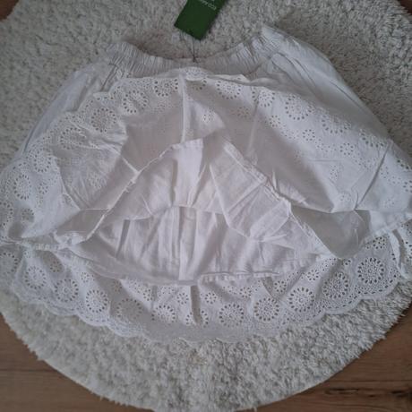 Nová s visačkou, reserved,140