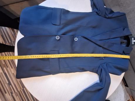 Chlapčenský tmavomodrý oblek, 182