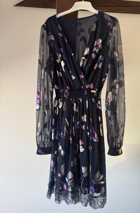 Kvietkované šaty, m