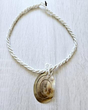 Pekný náhrdelník, 