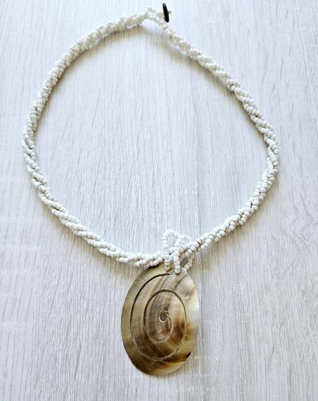 Pekný náhrdelník, 