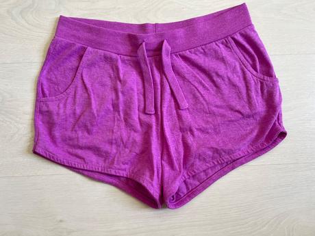 Fialove kratase, 158