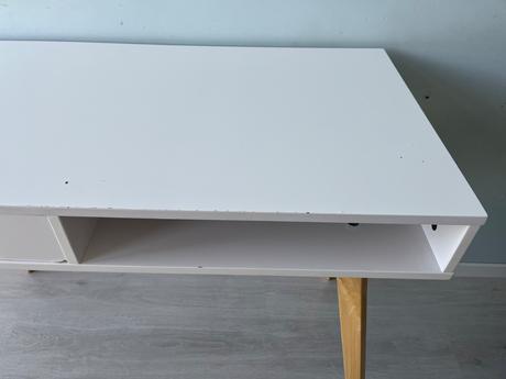 Pracovný stôl tamholt jysk,