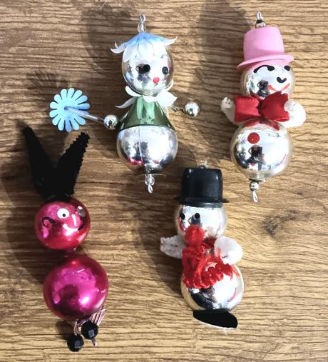 4 kusy staré vianočné ozdoby, 