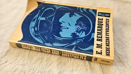 Kniha 'nebe nezná vyvolených' erich maria remarque, 