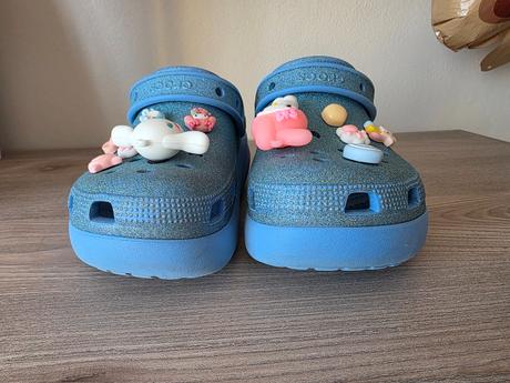 Crocs 36/37 s postavičkami cinnamoroll, crocs,36