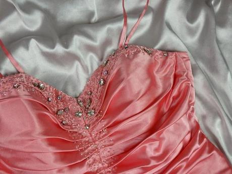 Luxusné staroružové spoločenské šaty, 38