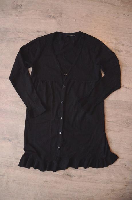 Dlhý čierny sveter, s