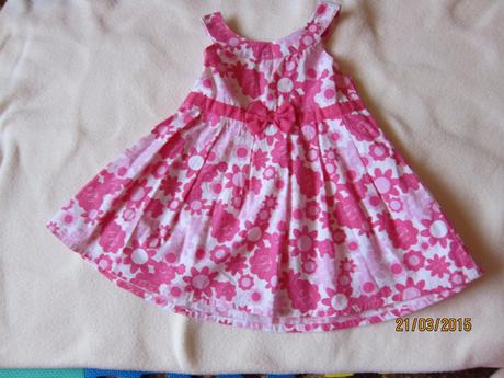 Saticky s kvetinkamy raz oblecene, 80