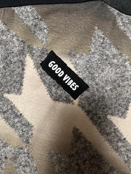 Pekné vzorované šaty s vreckami zn. magenta, l / m