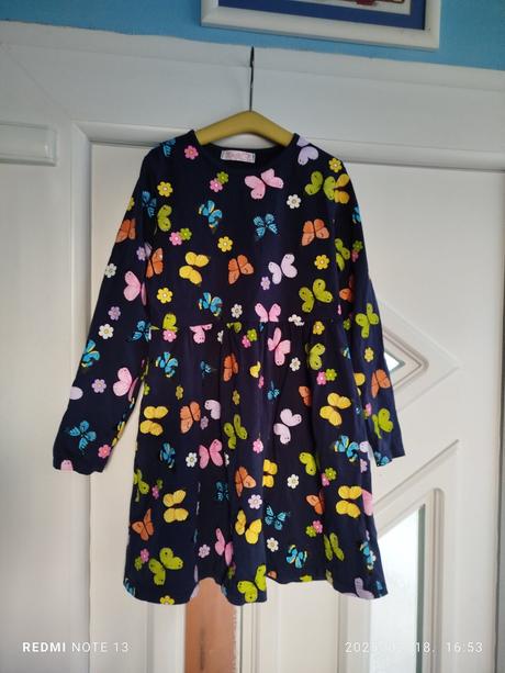 Krásne šaty, kugo,128