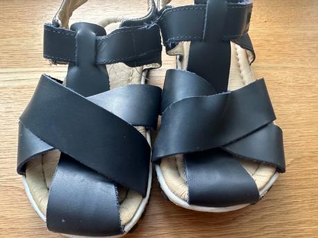 Kožené sandalky, 32