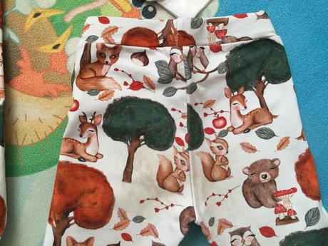 3-dielna suprava s lesnymi zvieratkami, 92