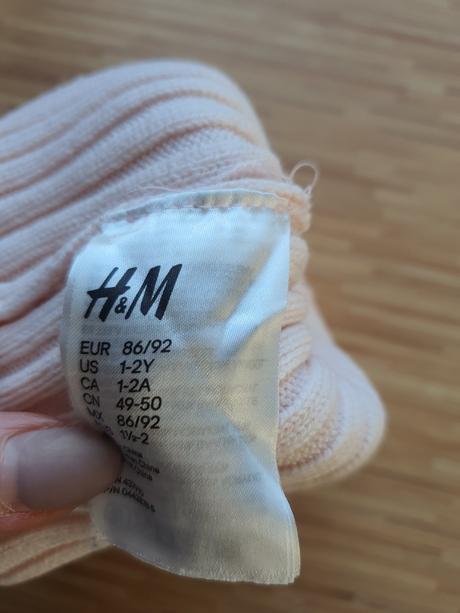 Ciapka s brmbolcom, h&m,80