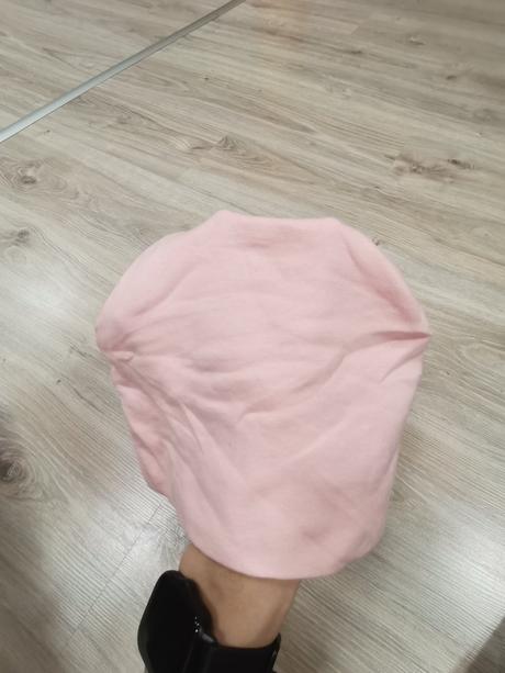 Dievčenska čiapka s veľkou mašľou, 80