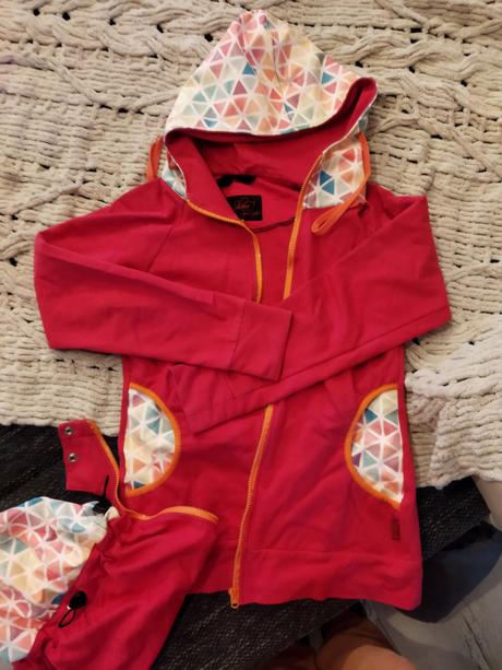 Nosiaca mikina shara m, m